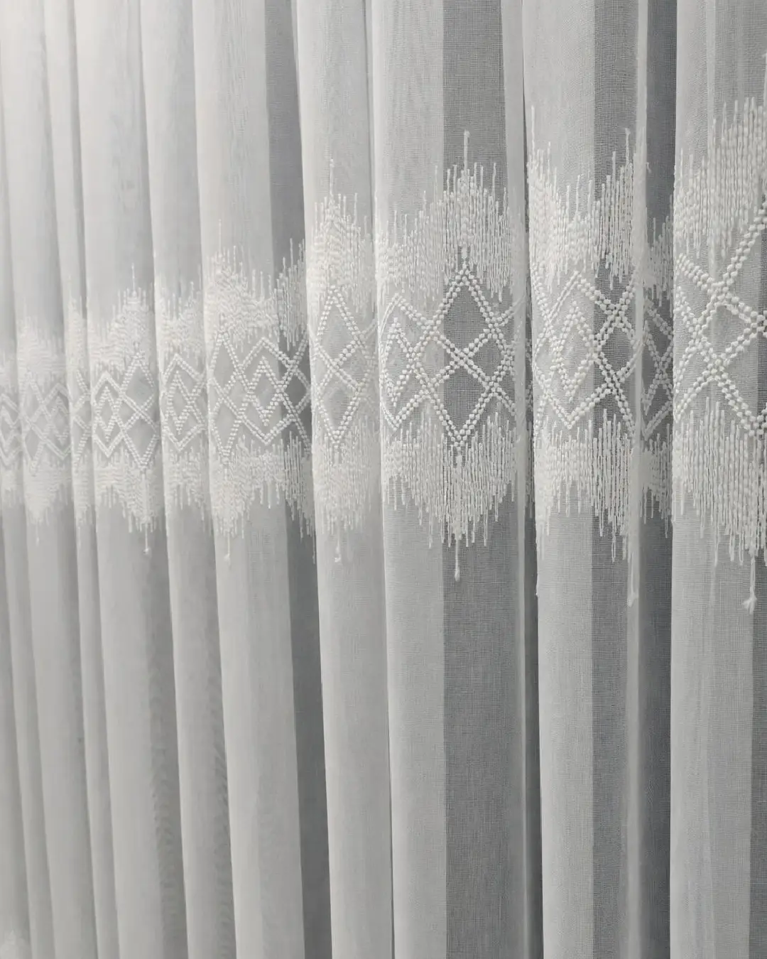 İnci prizma bantlı tül perde – Ütü gerektirmez, tüm pile seçenekleri mevcut İnci prizma bantlı tül perde – Ütü gerektirmez, tüm pile seçenekleri mevcut