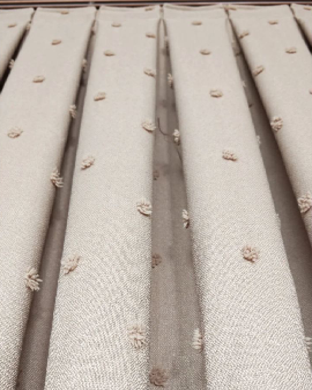 ponponlu bej pileli fon perde – dekoratif modern Şıklık ponponlu bej pileli fon perde – dekoratif modern Şıklık