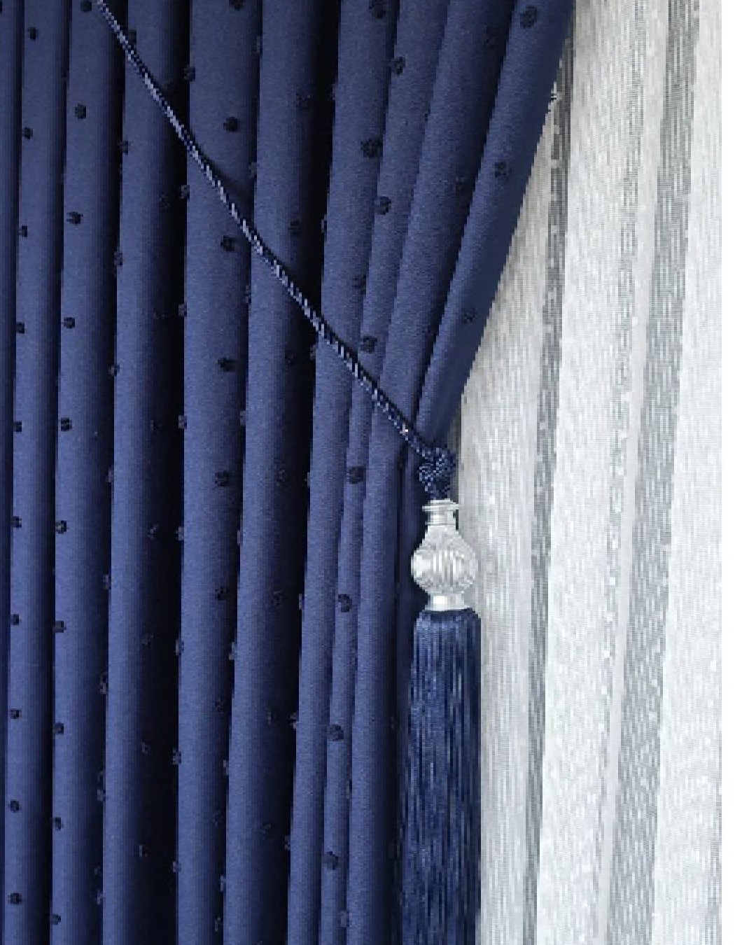 ponponlu lacivert pileli fon perde – dekoratif modern Şıklık ponponlu lacivert pileli fon perde – dekoratif modern Şıklık